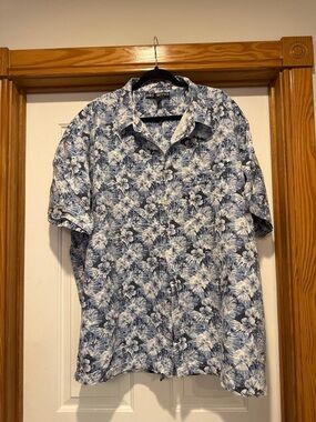 Blue Floral Short-Sleeve Button-Down Shirt